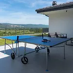 Lauret With Hot-tub, Sauna, Heated Pool, 3 En Bedrooms Willa Grubine