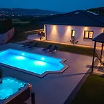 Willa Lauret With Hot-tub, Sauna, Heated Pool, 3 En Bedrooms