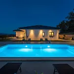 Lauret With Hot-tub, Sauna, Heated Pool, 3 En Bedrooms Willa *