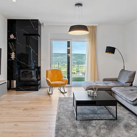 Lauret With Hot-tub, Sauna, Heated Pool, 3 En Bedrooms Villa Grubine