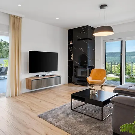 Lauret With Hot-tub, Sauna, Heated Pool, 3 En Bedrooms Villa Grubine